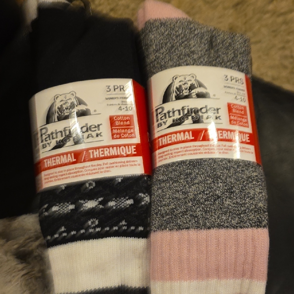Womans Pathfinder Thermal Socks Nwt